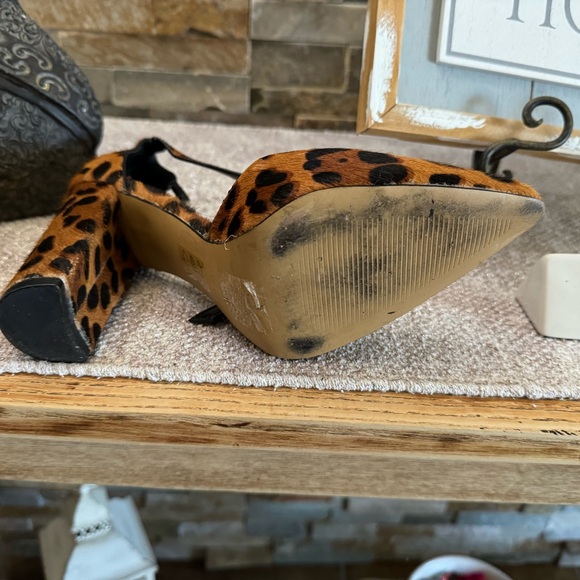 Express Leopard Pumps  with Ankle Strap - Picture 4 of 5